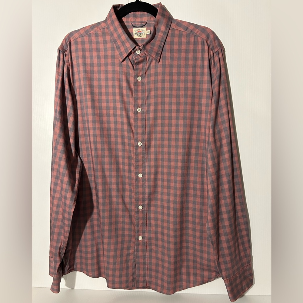Faherty Movement barn red gingham Shirt Large